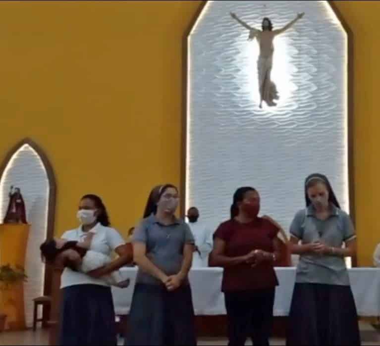 Solanusschwestern beim Gottesdient in Brasilien