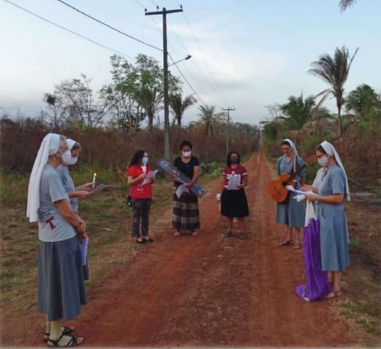 Solanusschwestern beim Gebet in Brasilien